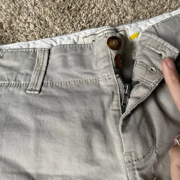 Old Navy Women’s gray shorts size 4 - Picture 6 of 8